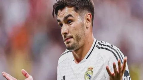 “阿诺索西斯强势六连胜！杯赛对决能否再创佳绩？”