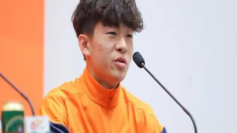 曼城24轮大胜布伦特福德，斯特林助点球德布劳内建功